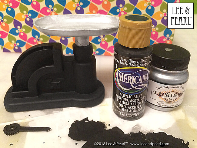 Here's our latest PAINTING PLASTIC tutorial —- turning a dollar store plastic toy into an antique, enameled grocery scale for dolls. Want to make your own? Seven lucky multi-Mystery Bag purchasers will find one of these toys in their shipping box!
